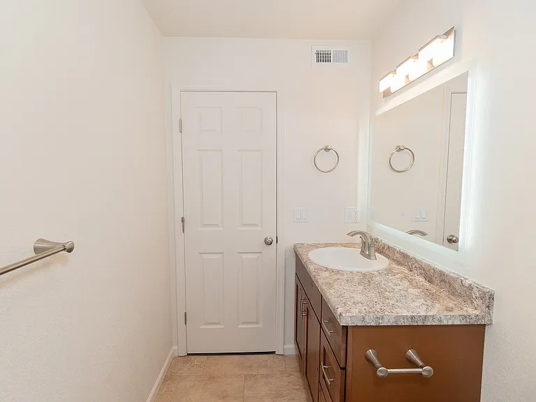 Main Bedroom Ensuite Bathroom