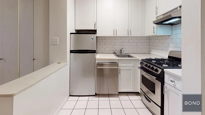 Rented by Bond New York | media 8