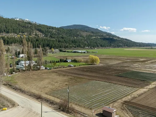 993 Duck Lake Rd, Central Kootenay, BC V0B 2N1