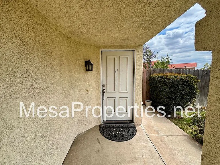 14925 Dandelion Ct — Photo 23