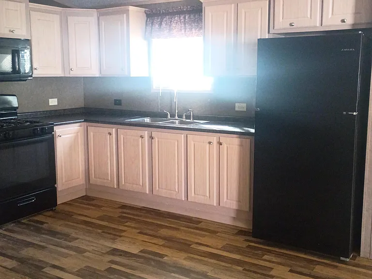 2222 E 8th St #16 — Photo 9