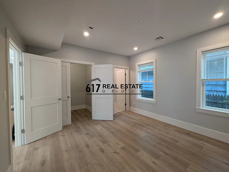 11 Holton St #1 — Photo 8