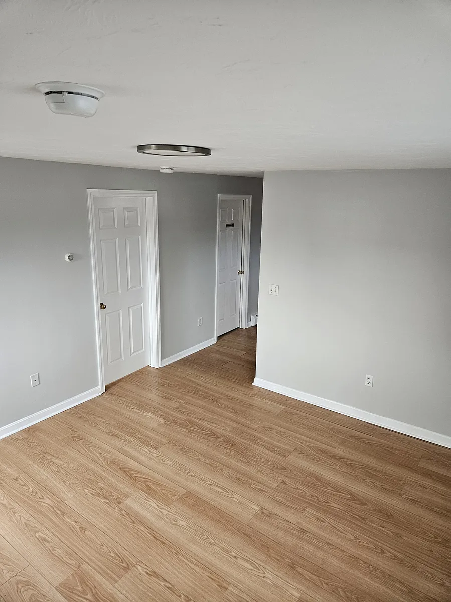 Living Room - 85 East St #3