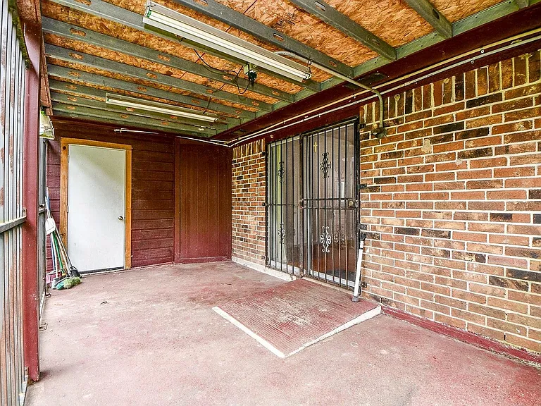 9037 Crestview Dr — Photo 16