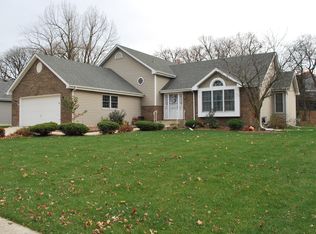 90 Schmidt Dr, Dyer, IN