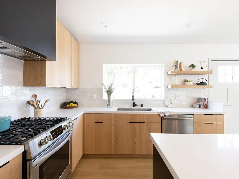 5456 Sale Ave — Photo 7