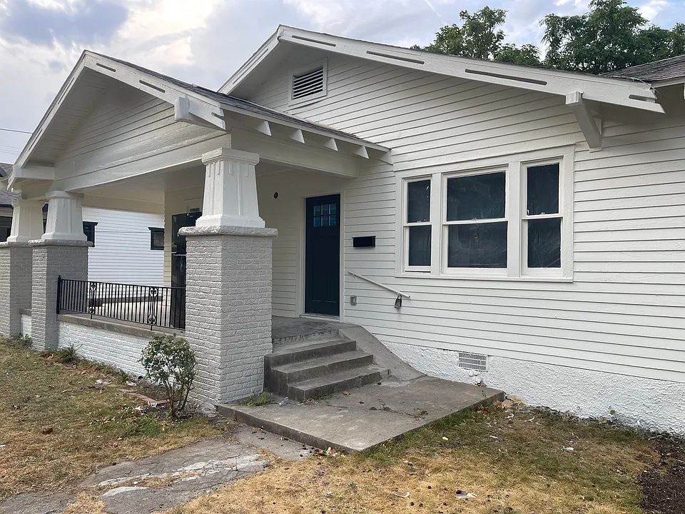 328 NW 26th St