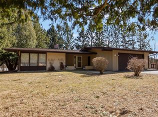 W360N7310 Carol Ln, Oconomowoc, WI 53066