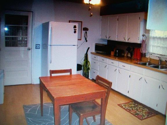 4th image of 53 Spruce St
