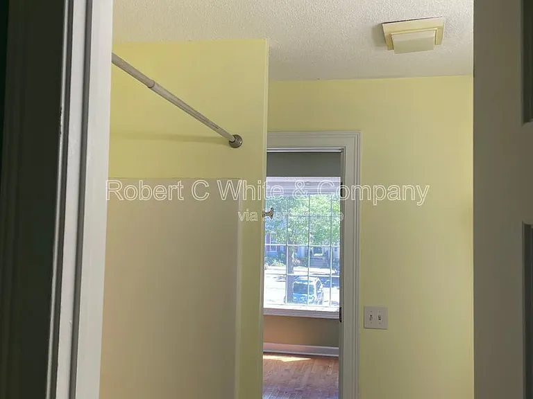402 Cambridge Cmns — Photo 18