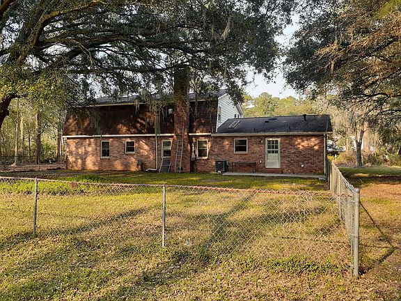 Spacious fenced in back yard