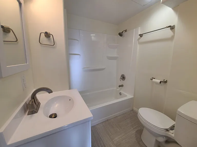 245 N 600 E #B — Photo 14