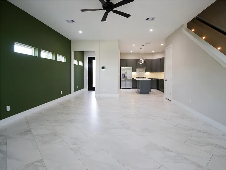 5113 Hershe St #B — Photo 6