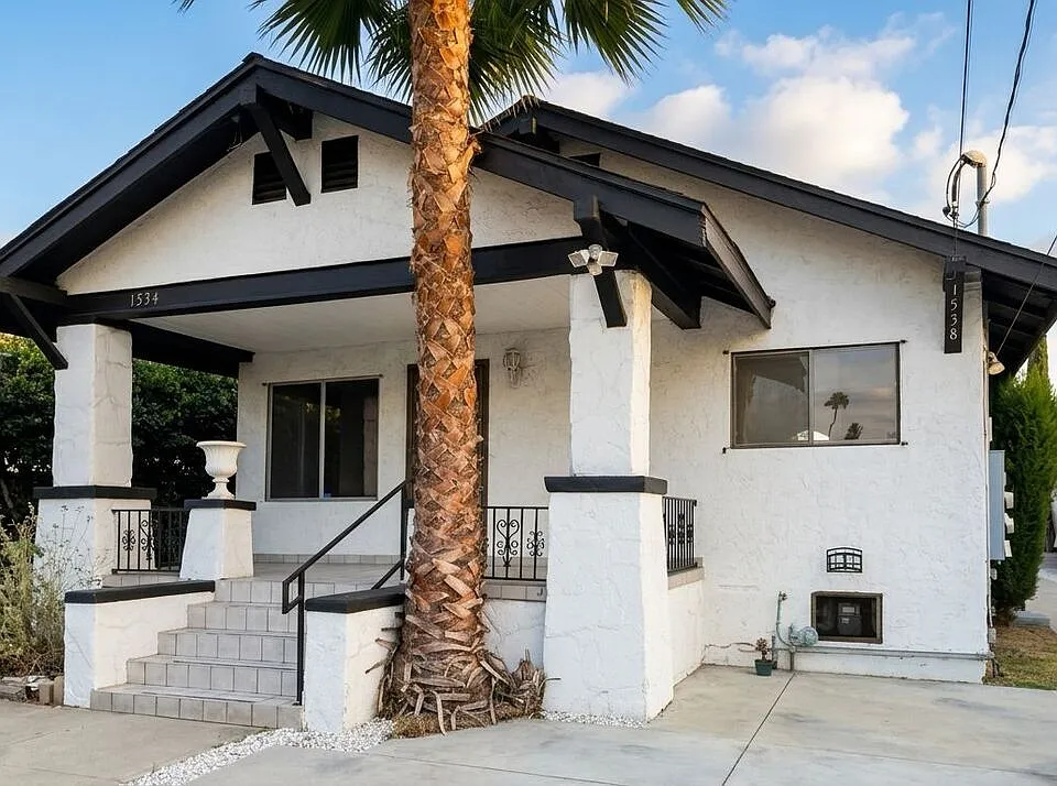 1536 N Mariposa Ave