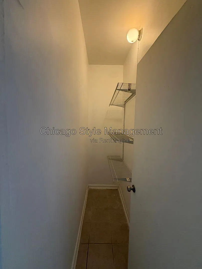 3 bed, 1.0 bath, $1,400 — Photo 1