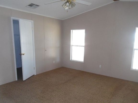 5th image of 111 Otter Ct