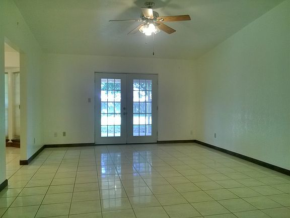 3rd image of 1713 Plantation Dr