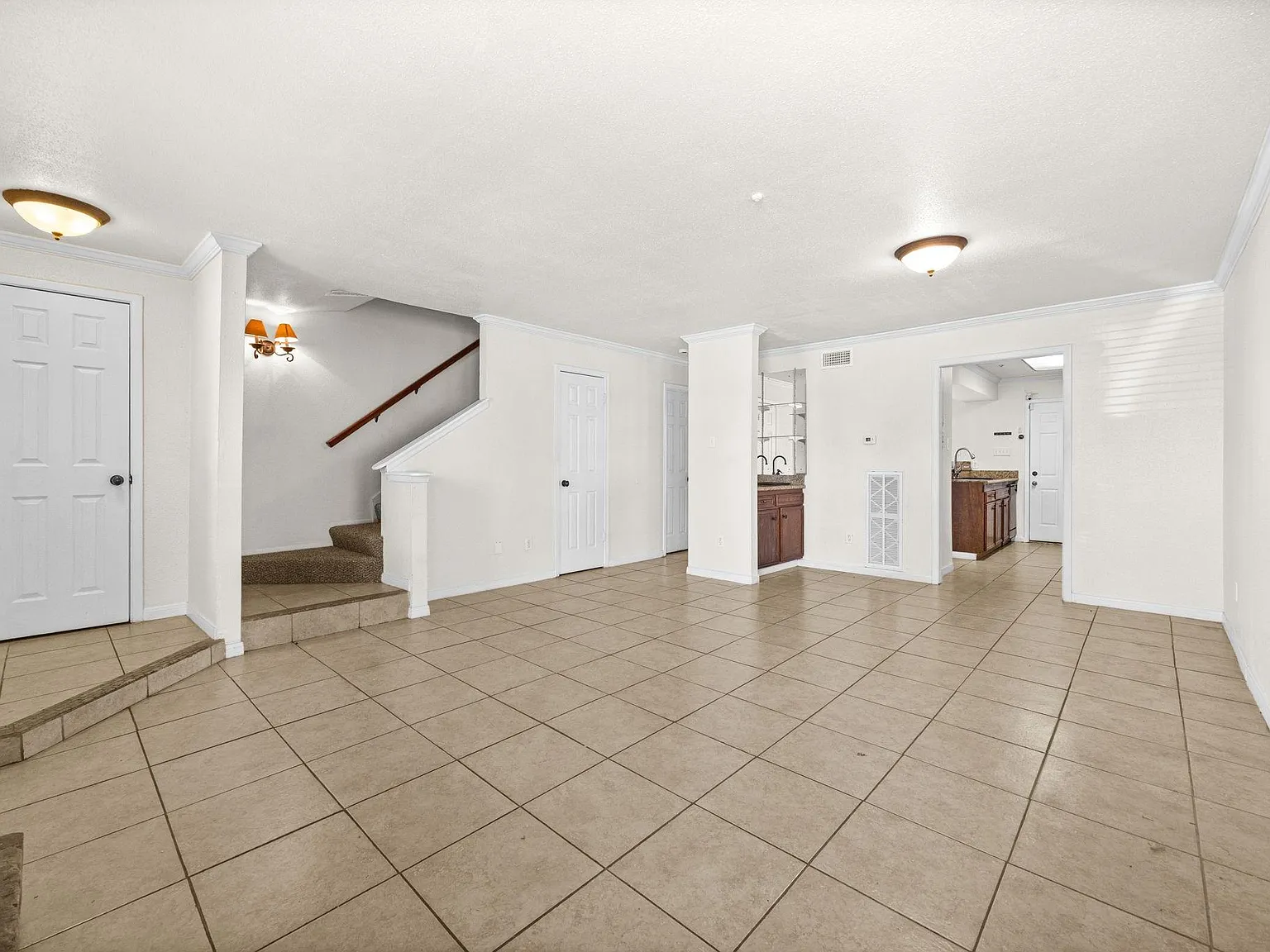 2 bed, 2.5 bath, 1575 sqft, $1,475 — Photo 4