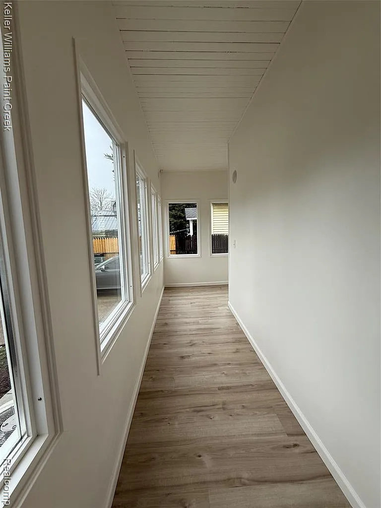 1 bed, 1.0 bath, 903 sqft, $1,950 — Photo 3