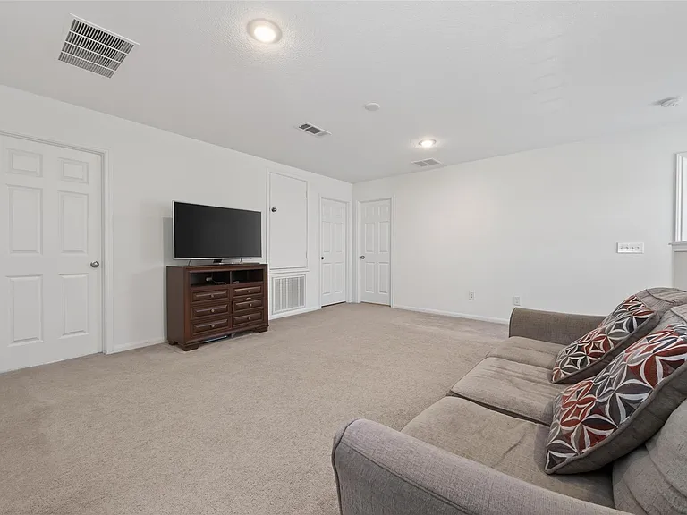 7326 Madison Commons Ln — Photo 21