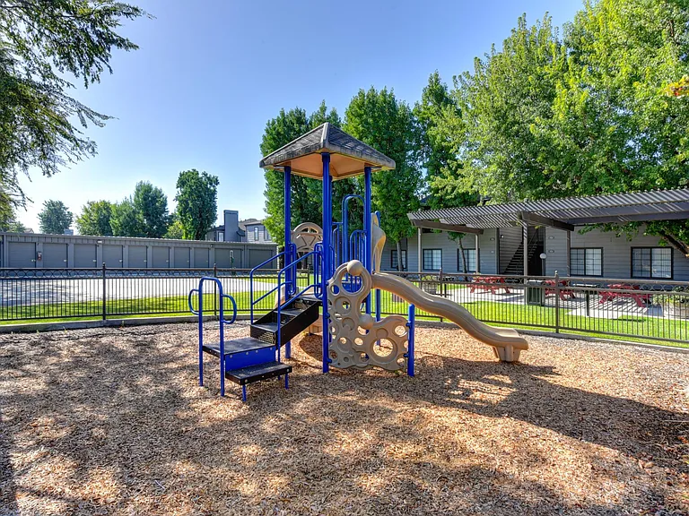 Lakeview Village — Photo 34