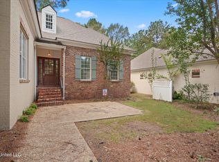 25 Camellia Ct, Hattiesburg, MS 39402
