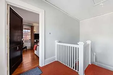 536 Hawthorne Ln — Photo 2