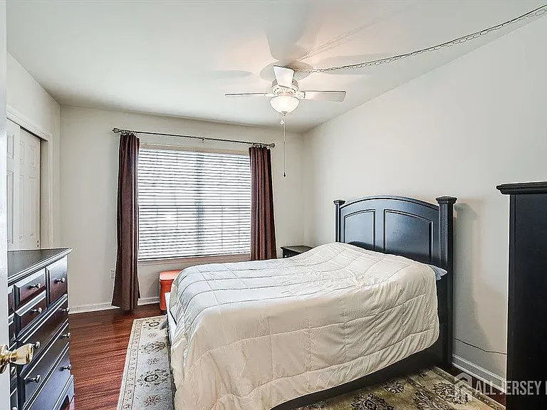 1073 Morning Glory Dr — Photo 3