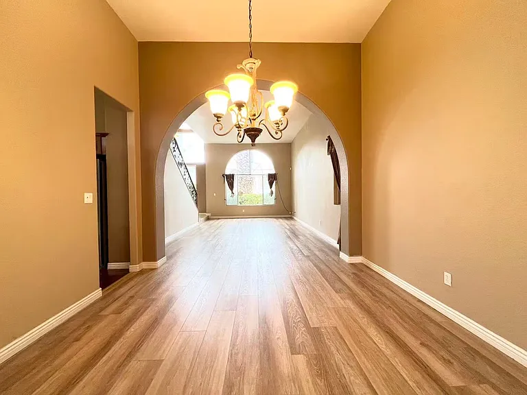 2105 Eaglepath Cir — Photo 6