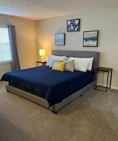 Country Club Apartments — Photo 20