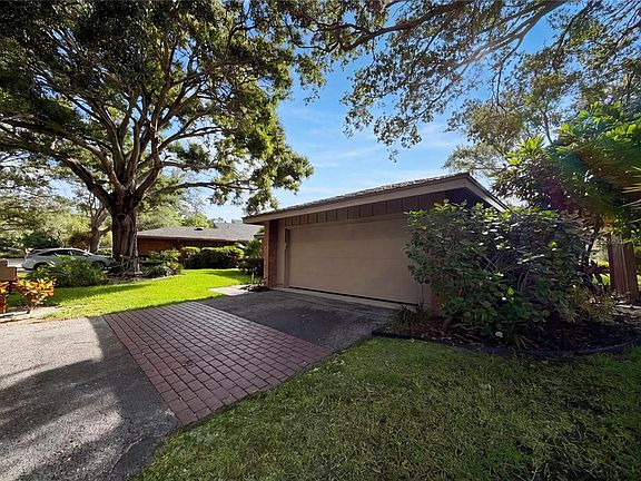 3rd image of 1407 WILLOW OAK CIRCLE #1407