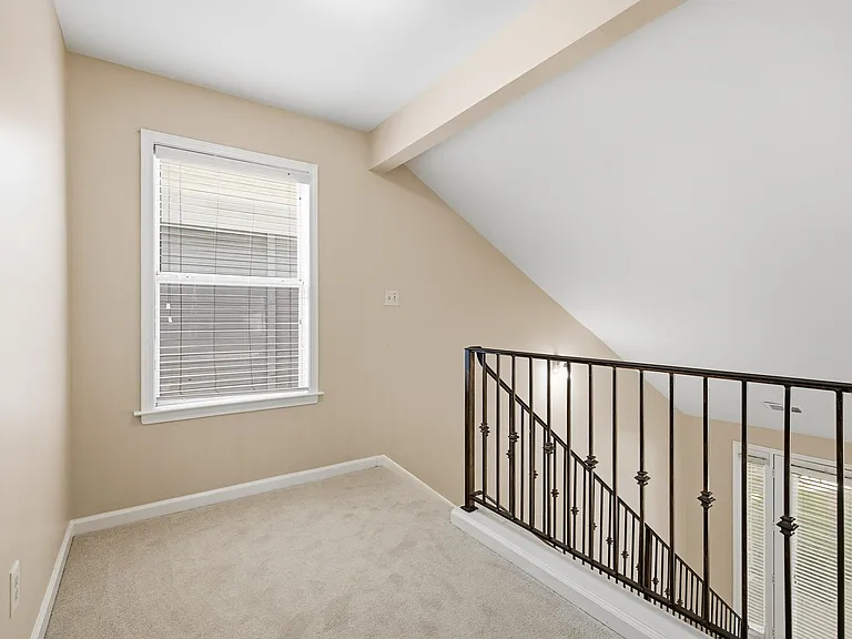1277 Island Pl E — Photo 27