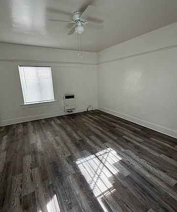 4th image of 324 E Esther St #7A