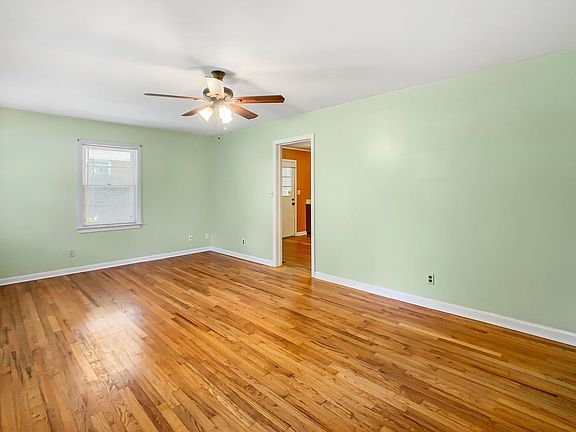 2nd image of 319 31st Pl E