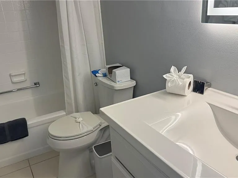600 Valley Stream Dr #F6 — Photo 10