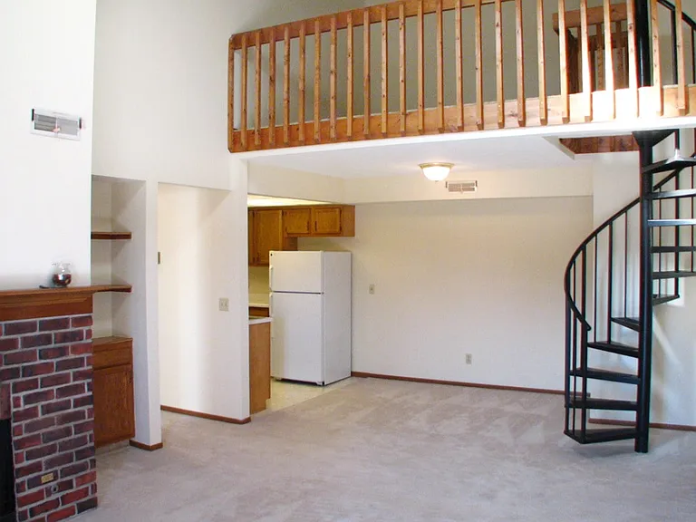 Little Williamsburg Apartments — Photo 6
