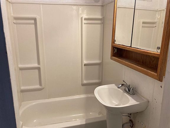 3rd image of 804 S 1st St