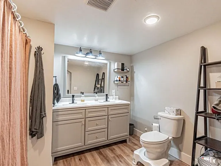 310 S 5 W — Photo 16