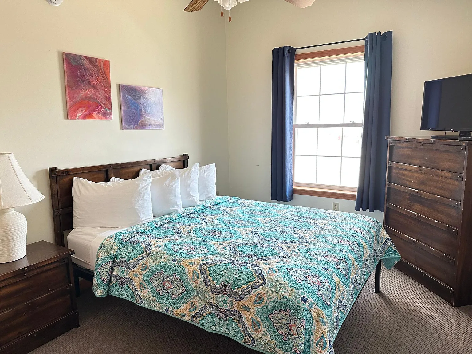 3 bed, $2,500 — Photo 2