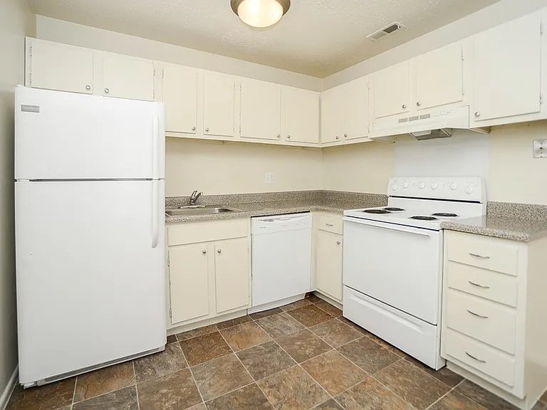 Westwood Gardens Apartment Homes — Photo 3