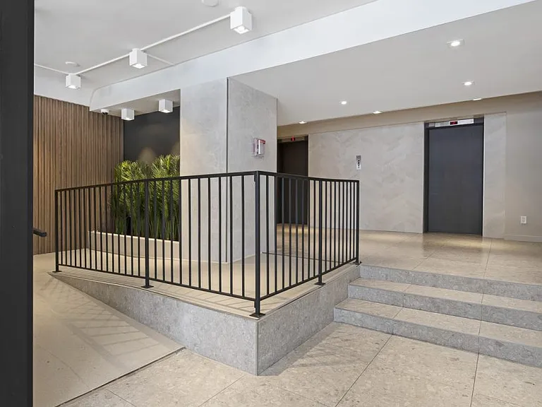 3875 Sheppard Ave E — Photo 1