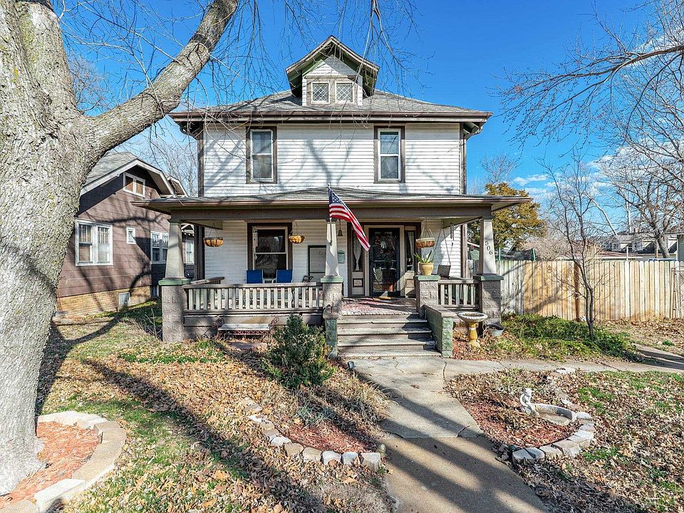 1st image of 506 Main St