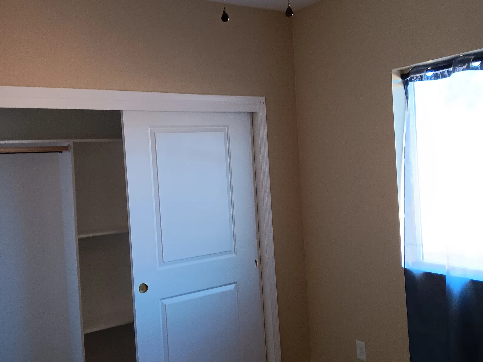 1 bed, 1470 sqft, $800 — Photo 2