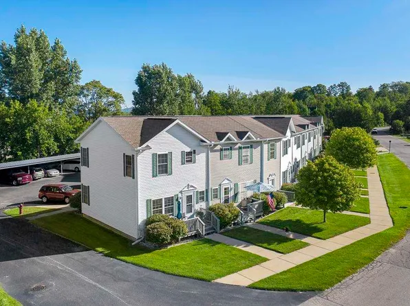 827 Arlington Ave APT 3, Petoskey, MI 49770