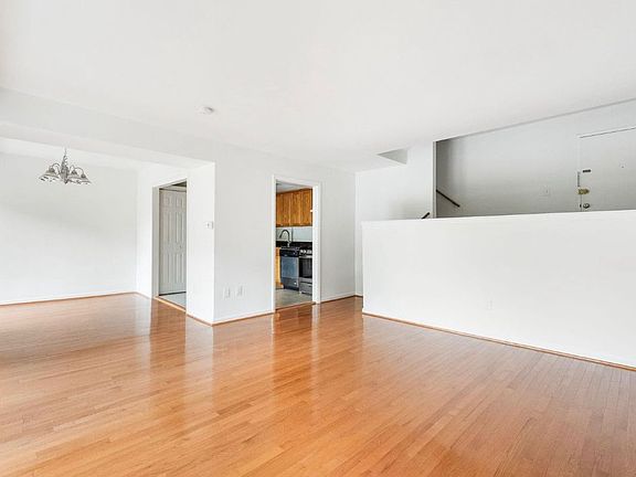 3rd image of 14624 Bauer Dr APT 3