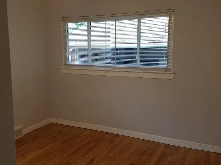 25880 Hayes Rd — Photo 5