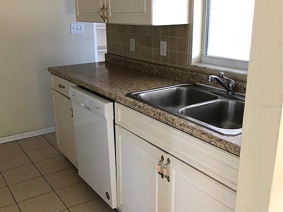 5th image of 3 W Laurel Oak Dr