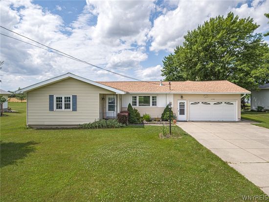 6580 Errick Rd, North Tonawanda, NY 14120