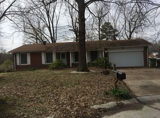11843 Rosary Ln, Saint Louis, MO 63138
