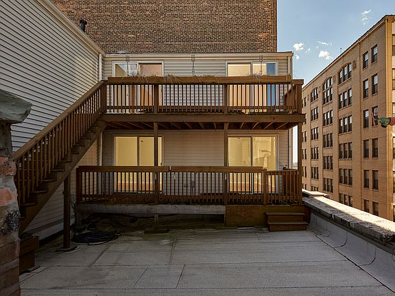 3rd image of 714 S Dearborn St #Penthouse 9